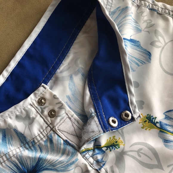 Rip Curl white / blue board shorts - Picture 3 of 8